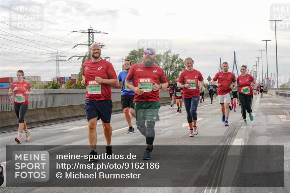 03.10.2025 - Köhlbrandbrückenlauf Michael Burmester http://msf.ph/oto/9162186 03.10.2025 16:04:03 Position 3 7548, 565 meine-sportfotos.de