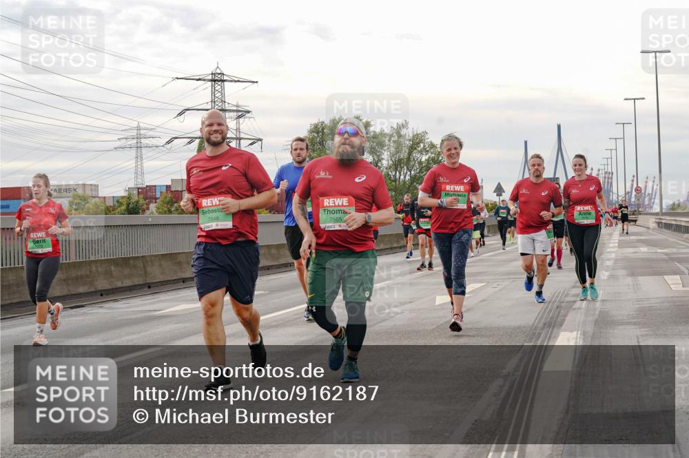 03.10.2025 - Köhlbrandbrückenlauf Michael Burmester http://msf.ph/oto/9162187 03.10.2025 16:04:03 Position 3 7548, 7565 meine-sportfotos.de