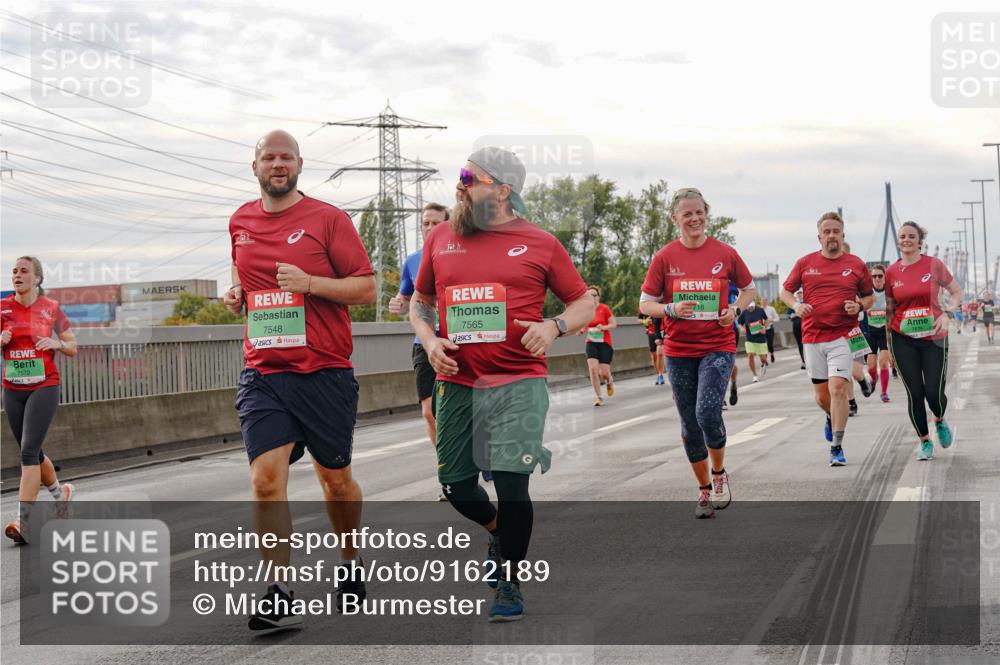 03.10.2025 - Köhlbrandbrückenlauf Michael Burmester http://msf.ph/oto/9162189 03.10.2025 16:04:03 Position 3 7572, 10, 7548, 7565 meine-sportfotos.de