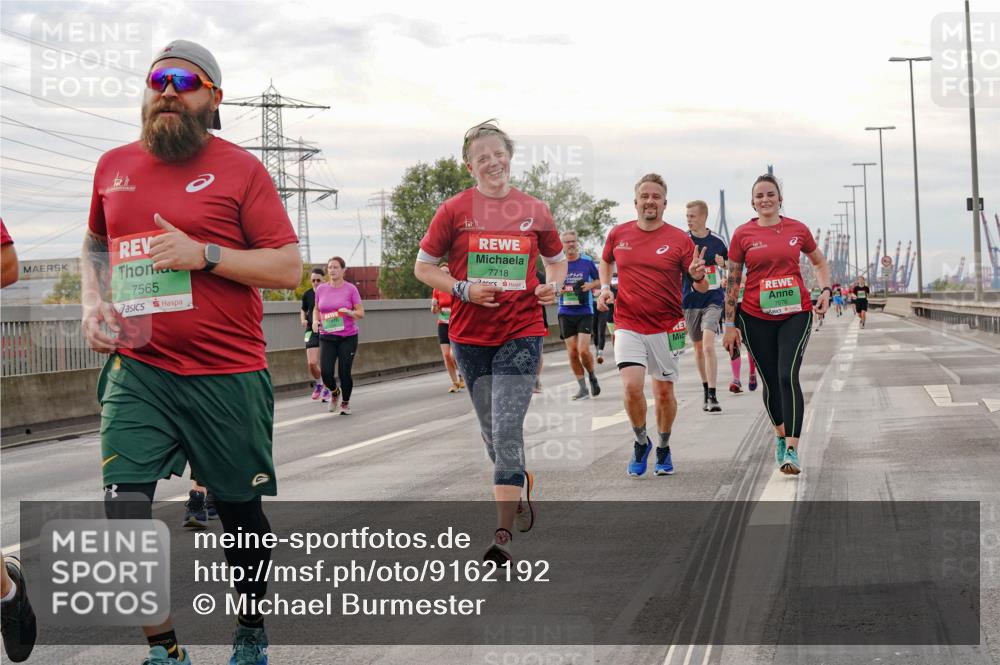 03.10.2025 - Köhlbrandbrückenlauf Michael Burmester http://msf.ph/oto/9162192 03.10.2025 16:04:04 Position 3 7565, 7718, 7676 meine-sportfotos.de