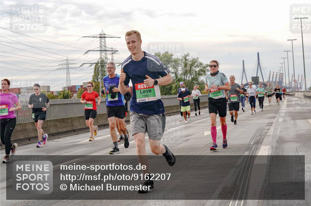 03.10.2025 - Köhlbrandbrückenlauf Michael Burmester http://msf.ph/oto/9162207 03.10.2025 16:04:08 Position 3 7734, 6, 7960, 7875 meine-sportfotos.de