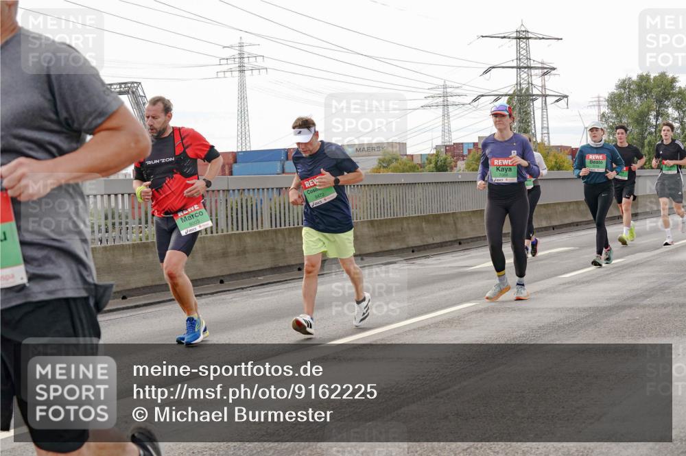 03.10.2025 - Köhlbrandbrückenlauf Michael Burmester http://msf.ph/oto/9162225 03.10.2025 16:04:14 Position 3 8003, 9472 meine-sportfotos.de