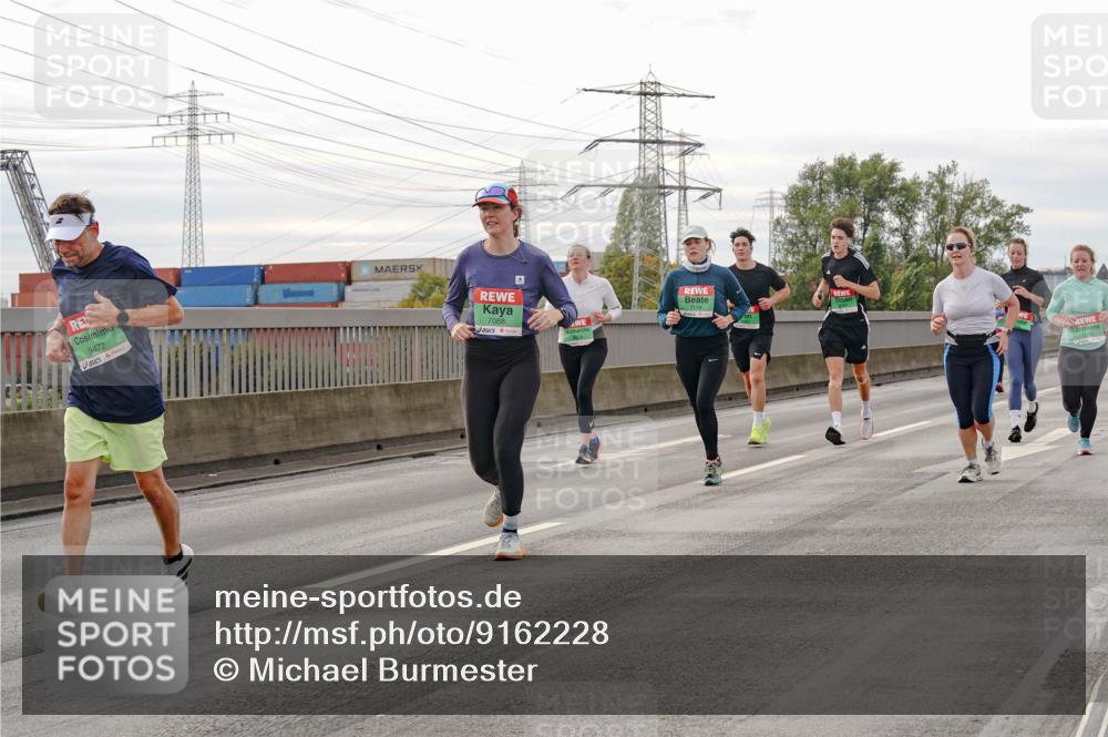 03.10.2025 - Köhlbrandbrückenlauf Michael Burmester http://msf.ph/oto/9162228 03.10.2025 16:04:15 Position 3 9472, 7088 meine-sportfotos.de