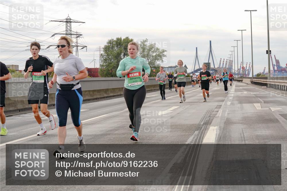 03.10.2025 - Köhlbrandbrückenlauf Michael Burmester http://msf.ph/oto/9162236 03.10.2025 16:04:17 Position 3 9266, 8450 meine-sportfotos.de