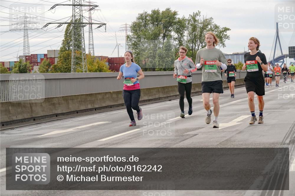 03.10.2025 - Köhlbrandbrückenlauf Michael Burmester http://msf.ph/oto/9162242 03.10.2025 16:04:20 Position 3 9621, 9622 meine-sportfotos.de