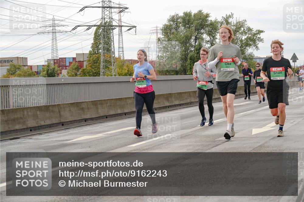 03.10.2025 - Köhlbrandbrückenlauf Michael Burmester http://msf.ph/oto/9162243 03.10.2025 16:04:20 Position 3 8092, 9621, 9622 meine-sportfotos.de