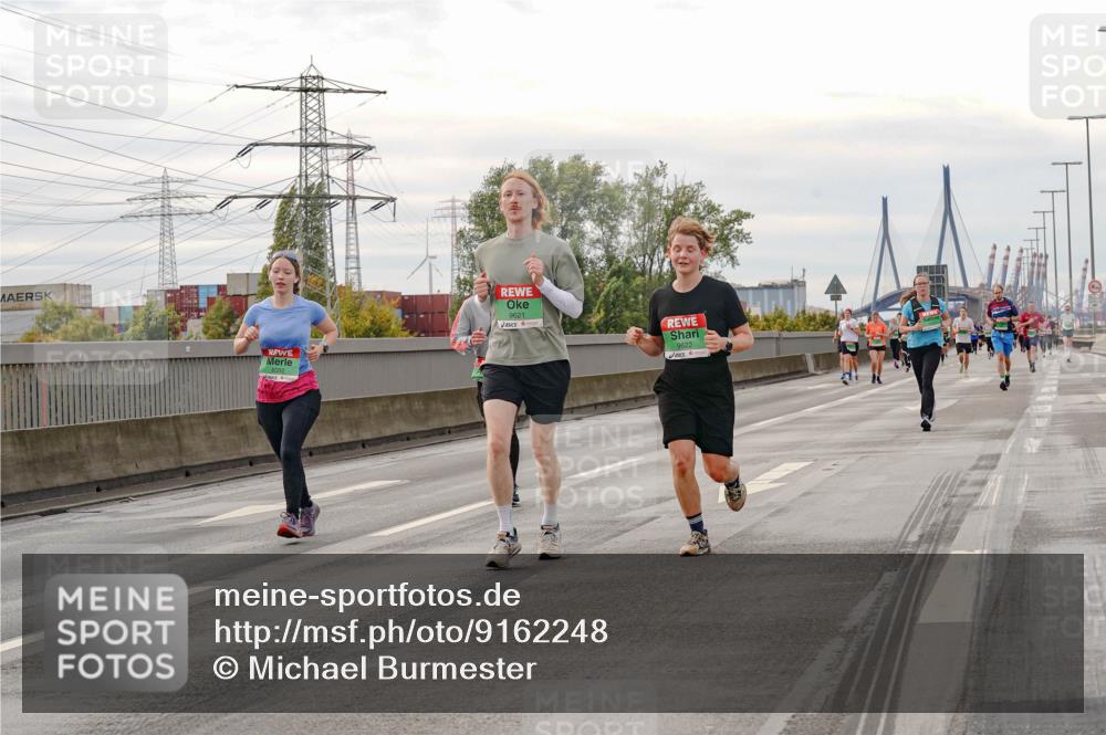 03.10.2025 - Köhlbrandbrückenlauf Michael Burmester http://msf.ph/oto/9162248 03.10.2025 16:04:21 Position 3 9621, 9622 meine-sportfotos.de