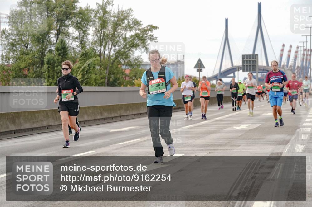 03.10.2025 - Köhlbrandbrückenlauf Michael Burmester http://msf.ph/oto/9162254 03.10.2025 16:04:24 Position 3 9117 meine-sportfotos.de