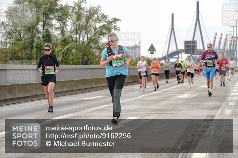 03.10.2025 - Köhlbrandbrückenlauf Michael Burmester http://msf.ph/oto/9162256 03.10.2025 16:04:25 Position 3 8193, 9117 meine-sportfotos.de