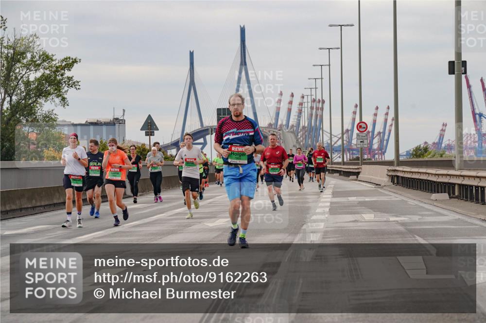 03.10.2025 - Köhlbrandbrückenlauf Michael Burmester http://msf.ph/oto/9162263 03.10.2025 16:04:28 Position 3 12, 5 meine-sportfotos.de
