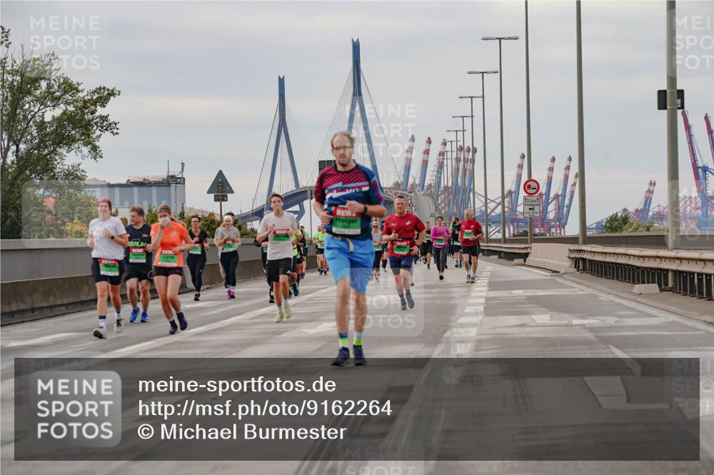 03.10.2025 - Köhlbrandbrückenlauf Michael Burmester http://msf.ph/oto/9162264 03.10.2025 16:04:29 Position 3 12, 5 meine-sportfotos.de