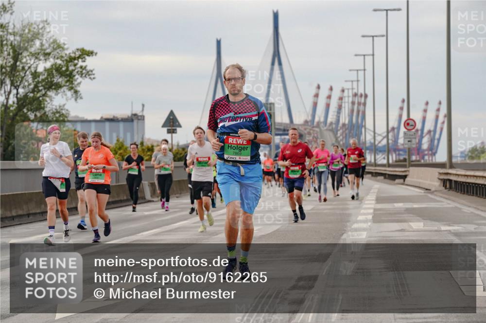 03.10.2025 - Köhlbrandbrückenlauf Michael Burmester http://msf.ph/oto/9162265 03.10.2025 16:04:30 Position 3 7869 meine-sportfotos.de
