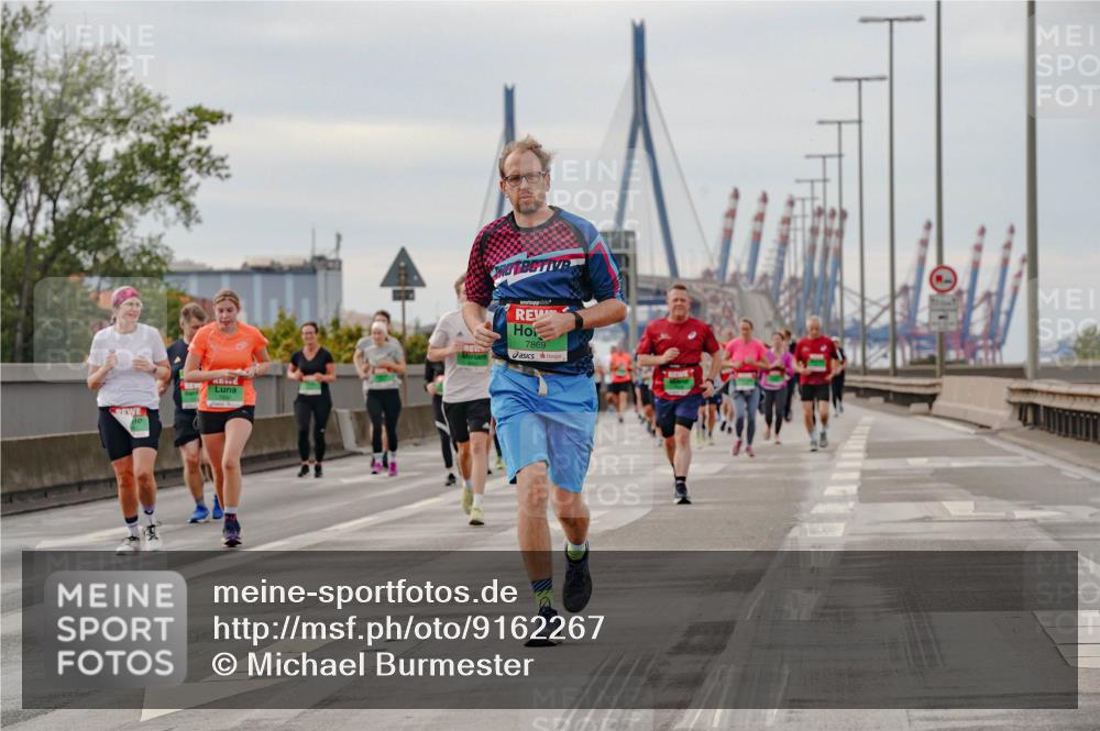 03.10.2025 - Köhlbrandbrückenlauf Michael Burmester http://msf.ph/oto/9162267 03.10.2025 16:04:30 Position 3 7869 meine-sportfotos.de