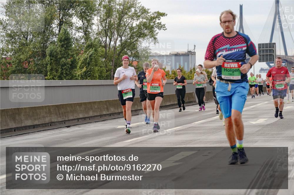 03.10.2025 - Köhlbrandbrückenlauf Michael Burmester http://msf.ph/oto/9162270 03.10.2025 16:04:31 Position 3 7869 meine-sportfotos.de