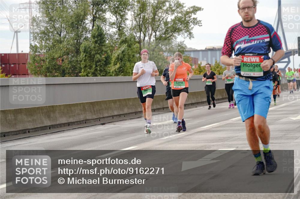 03.10.2025 - Köhlbrandbrückenlauf Michael Burmester http://msf.ph/oto/9162271 03.10.2025 16:04:32 Position 3 7930, 7869 meine-sportfotos.de