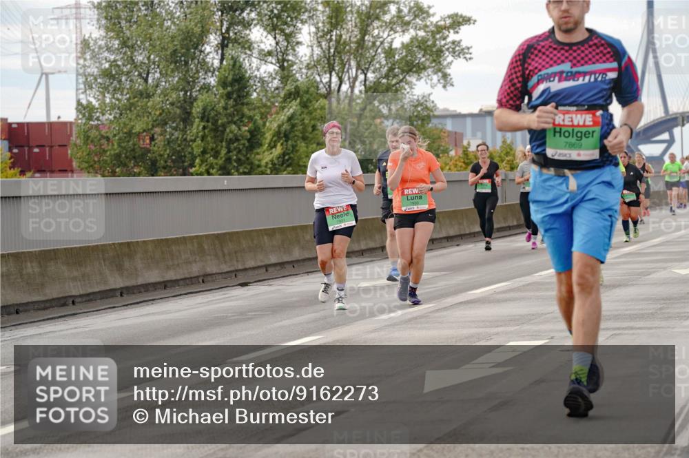 03.10.2025 - Köhlbrandbrückenlauf Michael Burmester http://msf.ph/oto/9162273 03.10.2025 16:04:32 Position 3 7931, 7930, 7869, 6 meine-sportfotos.de