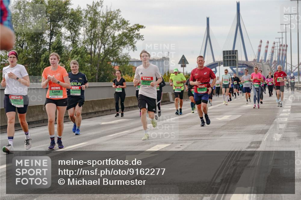 03.10.2025 - Köhlbrandbrückenlauf Michael Burmester http://msf.ph/oto/9162277 03.10.2025 16:04:35 Position 3 7931, 7930, 50, 94319 meine-sportfotos.de