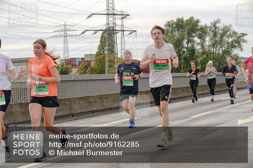03.10.2025 - Köhlbrandbrückenlauf Michael Burmester http://msf.ph/oto/9162285 03.10.2025 16:04:39 Position 3 7930, 7377, 9431 meine-sportfotos.de
