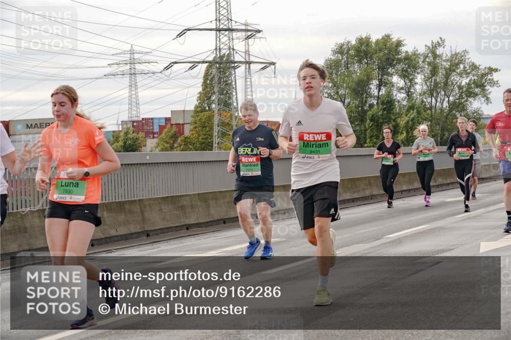 03.10.2025 - Köhlbrandbrückenlauf Michael Burmester http://msf.ph/oto/9162286 03.10.2025 16:04:40 Position 3 7930, 1377, 9431 meine-sportfotos.de