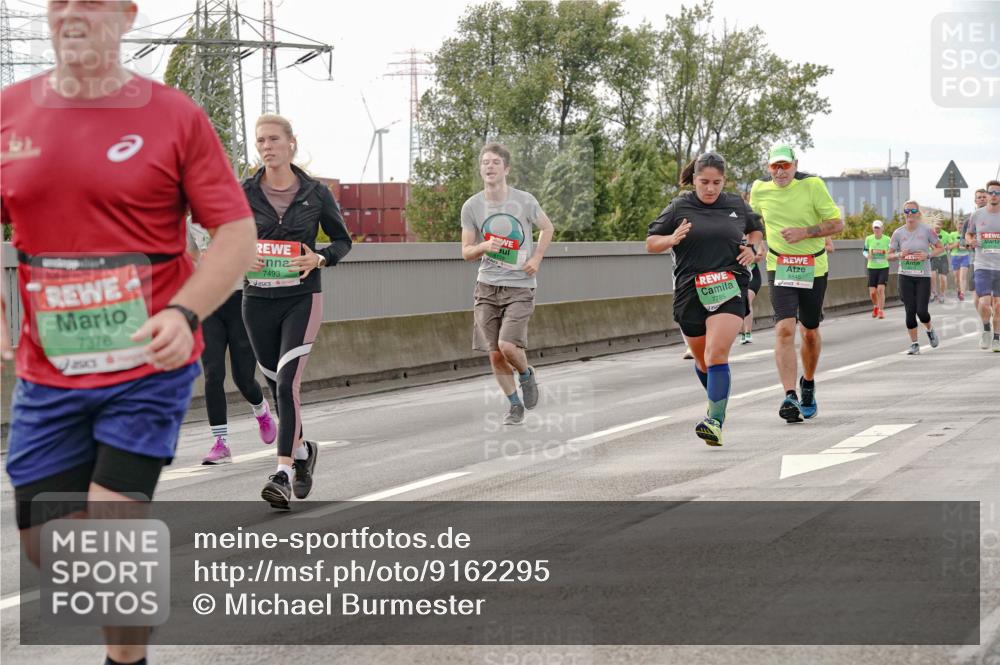 03.10.2025 - Köhlbrandbrückenlauf Michael Burmester http://msf.ph/oto/9162295 03.10.2025 16:04:45 Position 3 7376, 6, 7493, 7785 meine-sportfotos.de