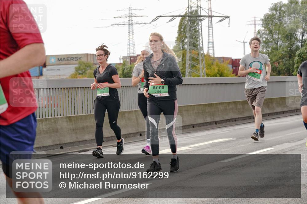 03.10.2025 - Köhlbrandbrückenlauf Michael Burmester http://msf.ph/oto/9162299 03.10.2025 16:04:45 Position 3 8209, 7493, 8128 meine-sportfotos.de
