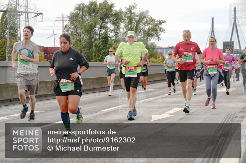 03.10.2025 - Köhlbrandbrückenlauf Michael Burmester http://msf.ph/oto/9162302 03.10.2025 16:04:47 Position 3 8128, 7785, 8845, 8615, 8810, 9190 meine-sportfotos.de