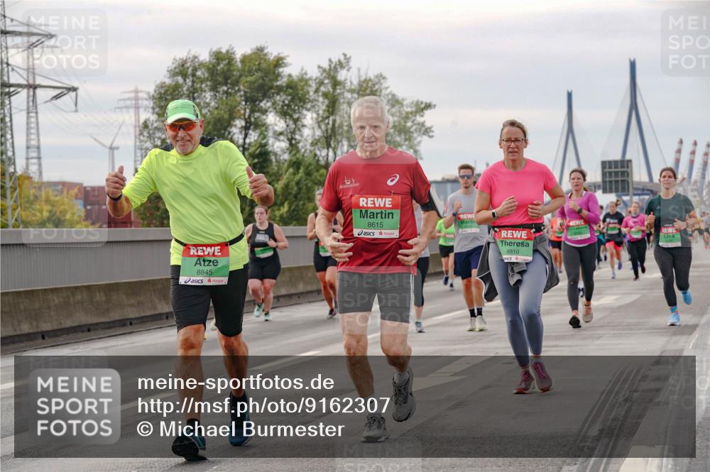 03.10.2025 - Köhlbrandbrückenlauf Michael Burmester http://msf.ph/oto/9162307 03.10.2025 16:04:48 Position 3 8845, 8615, 8810 meine-sportfotos.de