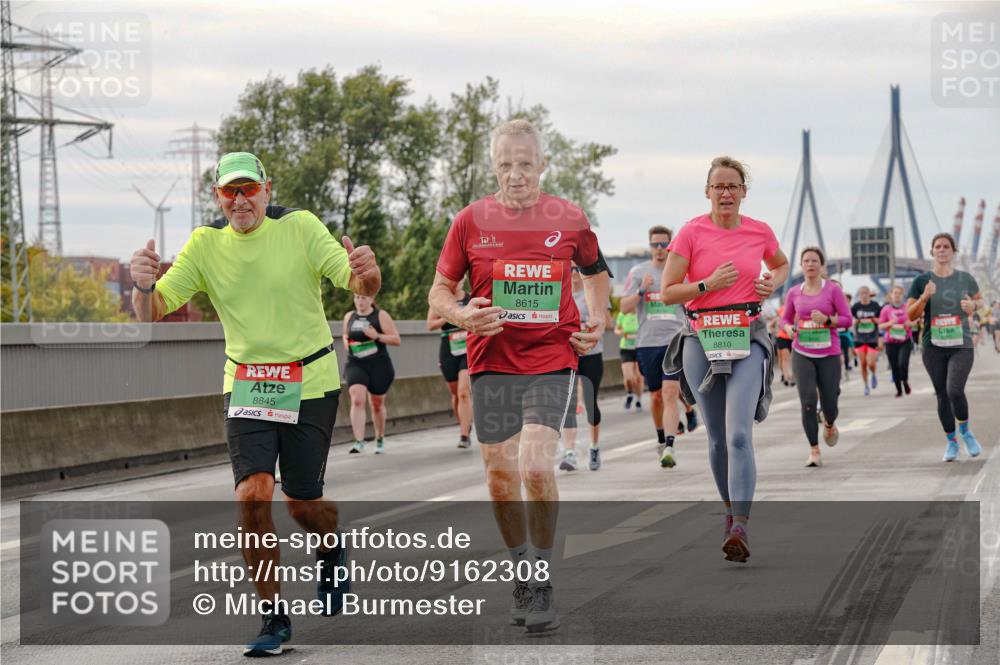 03.10.2025 - Köhlbrandbrückenlauf Michael Burmester http://msf.ph/oto/9162308 03.10.2025 16:04:48 Position 3 8845, 8615, 8810 meine-sportfotos.de