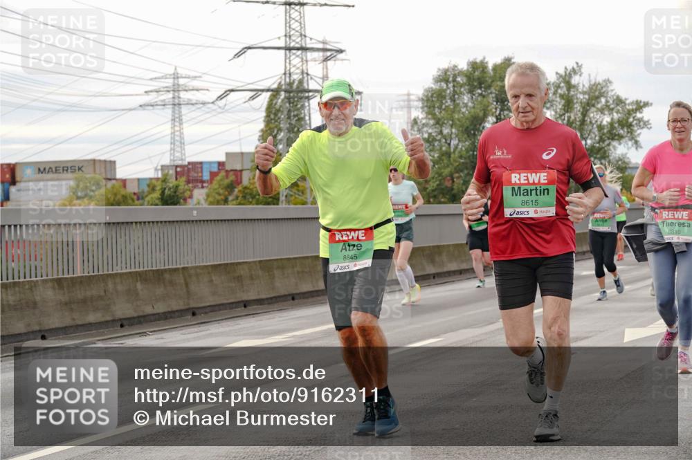 03.10.2025 - Köhlbrandbrückenlauf Michael Burmester http://msf.ph/oto/9162311 03.10.2025 16:04:49 Position 3 8845, 8615, 8810 meine-sportfotos.de