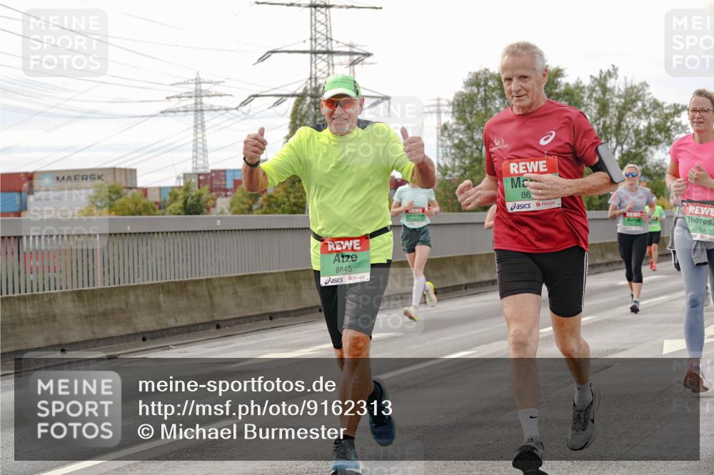 03.10.2025 - Köhlbrandbrückenlauf Michael Burmester http://msf.ph/oto/9162313 03.10.2025 16:04:50 Position 3 8845, 86, 8810 meine-sportfotos.de