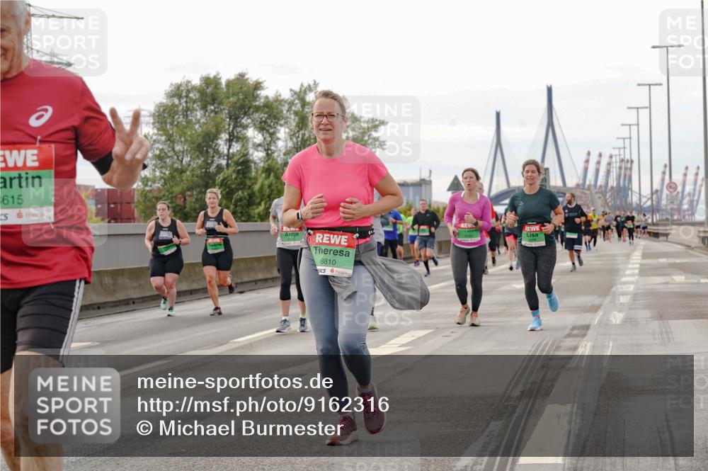 03.10.2025 - Köhlbrandbrückenlauf Michael Burmester http://msf.ph/oto/9162316 03.10.2025 16:04:50 Position 3 615, 8810 meine-sportfotos.de
