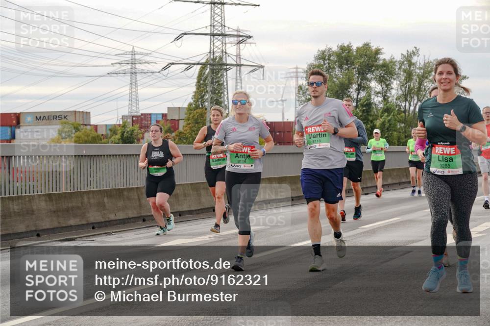 03.10.2025 - Köhlbrandbrückenlauf Michael Burmester http://msf.ph/oto/9162321 03.10.2025 16:04:54 Position 3 8115, 8116, 9288 meine-sportfotos.de