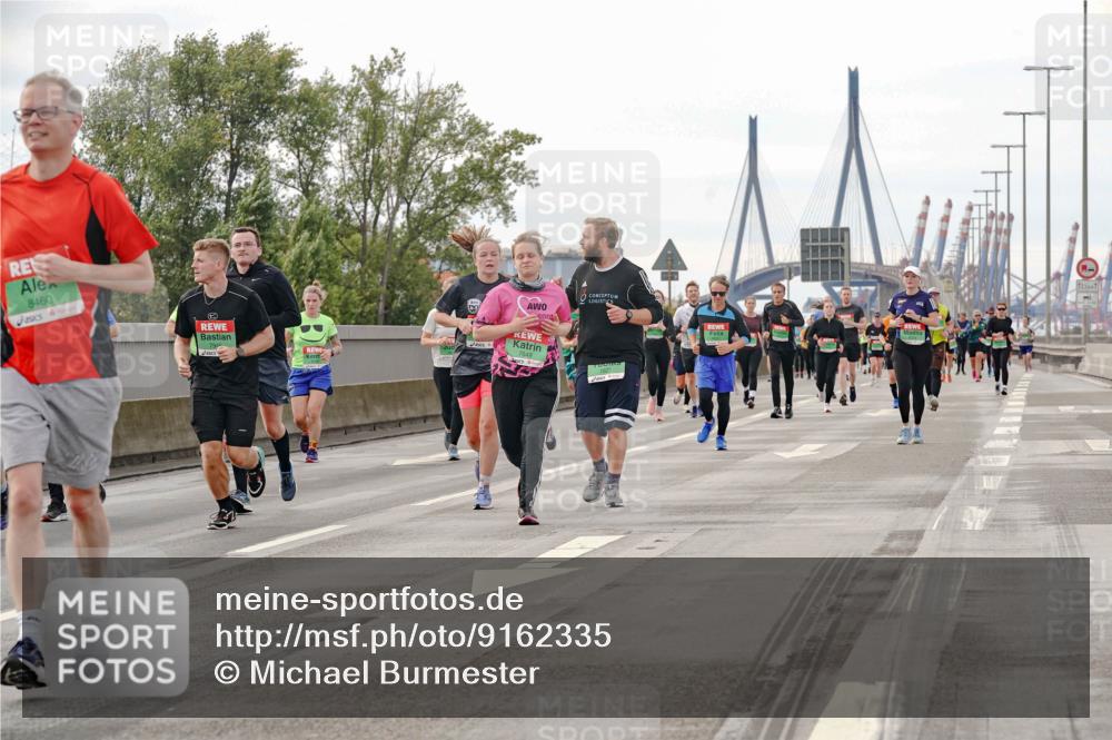 03.10.2025 - Köhlbrandbrückenlauf Michael Burmester http://msf.ph/oto/9162335 03.10.2025 16:04:59 Position 3 8460, 12 meine-sportfotos.de