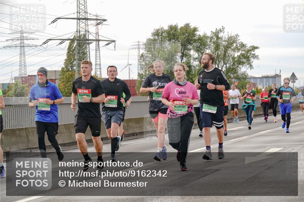 03.10.2025 - Köhlbrandbrückenlauf Michael Burmester http://msf.ph/oto/9162342 03.10.2025 16:05:02 Position 3 8141, 9245, 8054, 7649, 7622 meine-sportfotos.de