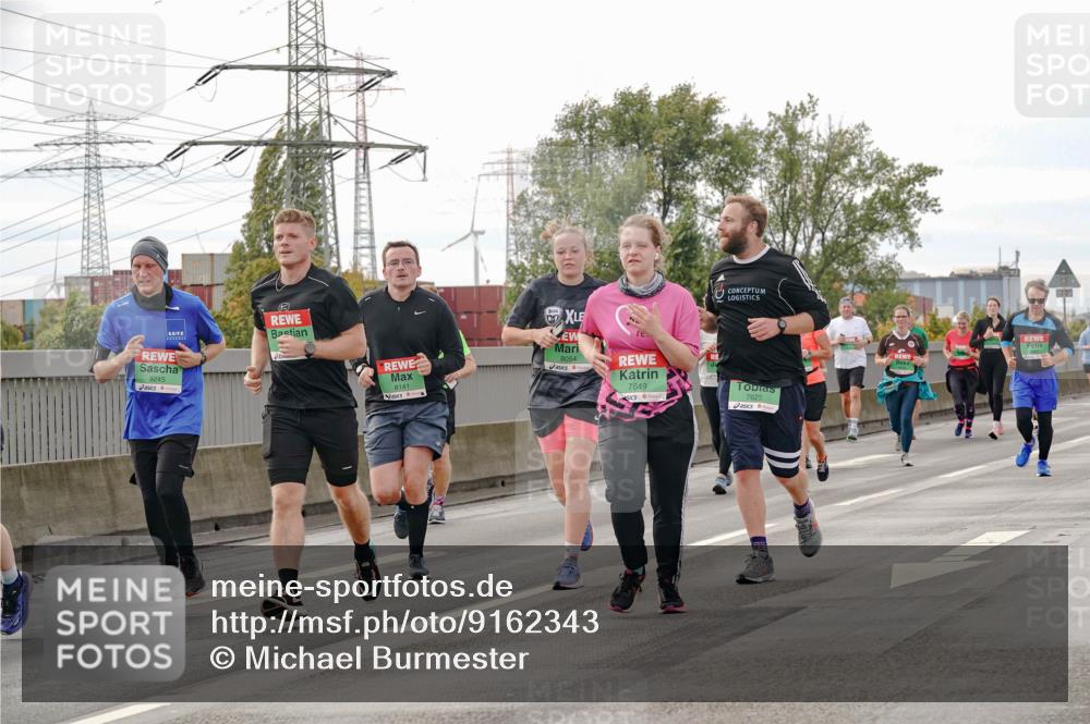 03.10.2025 - Köhlbrandbrückenlauf Michael Burmester http://msf.ph/oto/9162343 03.10.2025 16:05:02 Position 3 9245, 8054, 8141, 7649, 7622 meine-sportfotos.de