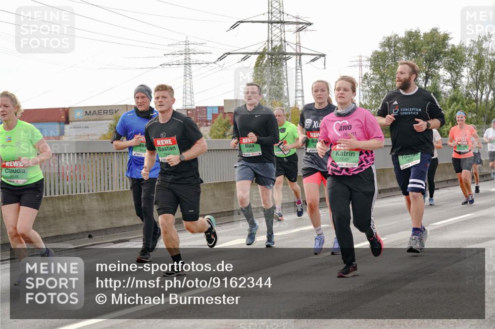 03.10.2025 - Köhlbrandbrückenlauf Michael Burmester http://msf.ph/oto/9162344 03.10.2025 16:05:03 Position 3 9548, 8141, 7945, 7649, 7622 meine-sportfotos.de