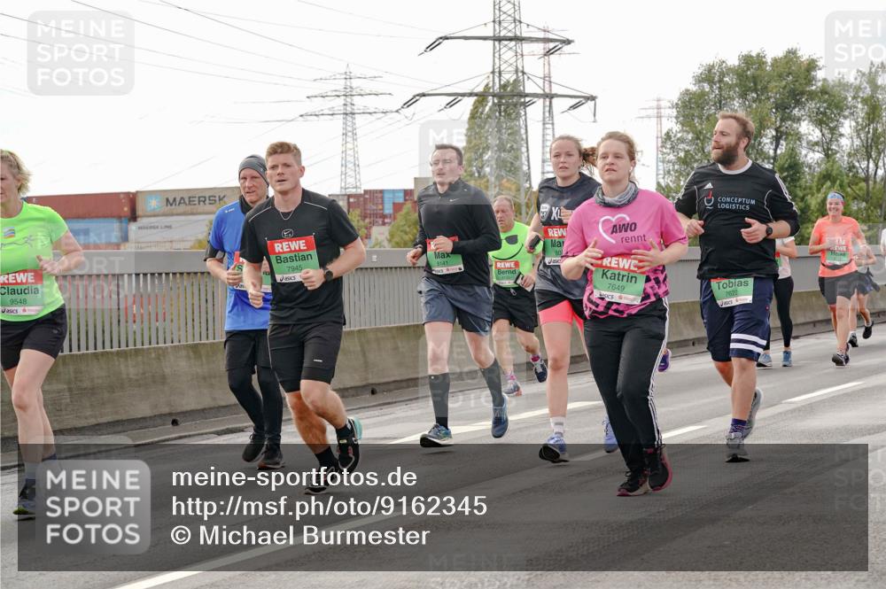 03.10.2025 - Köhlbrandbrückenlauf Michael Burmester http://msf.ph/oto/9162345 03.10.2025 16:05:03 Position 3 9548, 80, 7945, 8141, 7649, 7622 meine-sportfotos.de