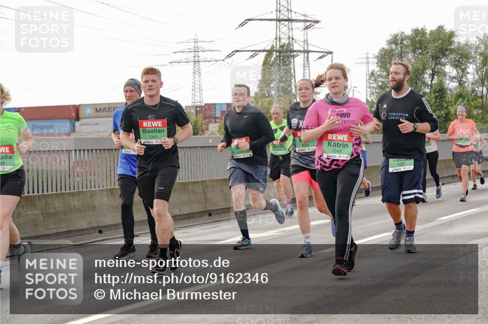 03.10.2025 - Köhlbrandbrückenlauf Michael Burmester http://msf.ph/oto/9162346 03.10.2025 16:05:03 Position 3 48, 7945, 814, 8054, 7649, 7622 meine-sportfotos.de