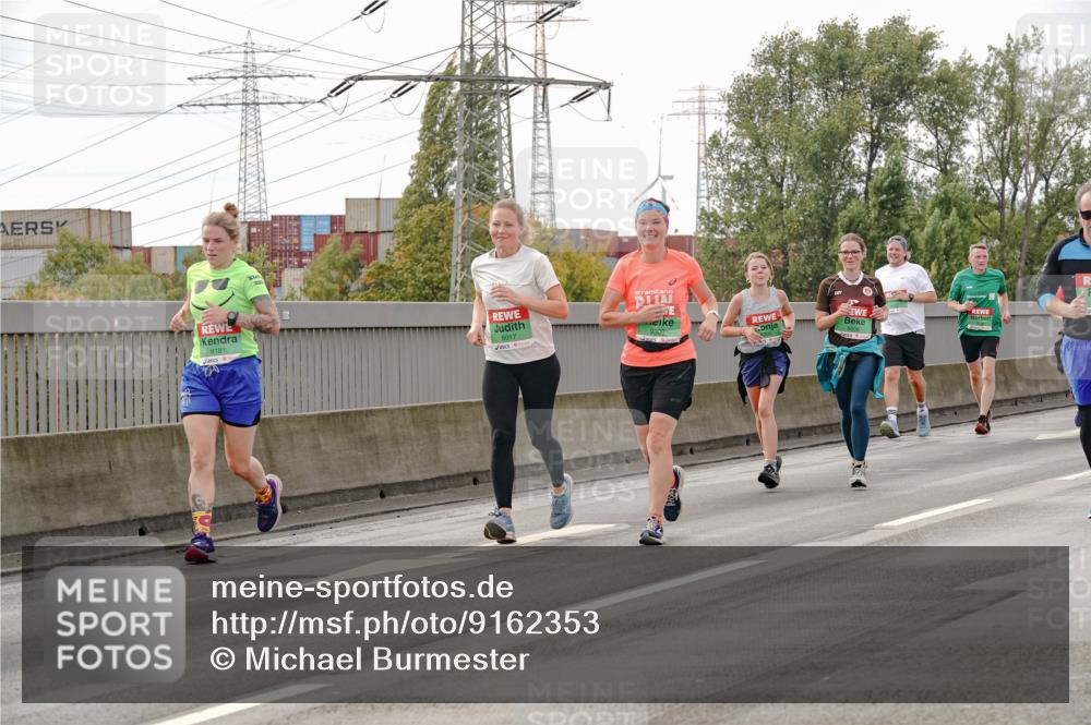 03.10.2025 - Köhlbrandbrückenlauf Michael Burmester http://msf.ph/oto/9162353 03.10.2025 16:05:06 Position 3 8181, 8017, 8006 meine-sportfotos.de