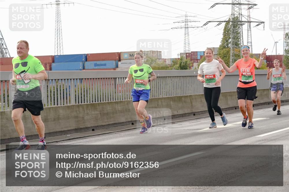03.10.2025 - Köhlbrandbrückenlauf Michael Burmester http://msf.ph/oto/9162356 03.10.2025 16:05:07 Position 3 8190, 8181, 8017 meine-sportfotos.de