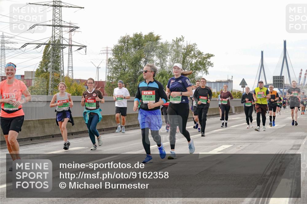 03.10.2025 - Köhlbrandbrückenlauf Michael Burmester http://msf.ph/oto/9162358 03.10.2025 16:05:08 Position 3 9308, 8007, 8079 meine-sportfotos.de