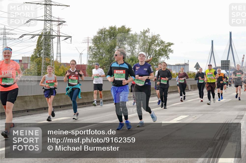 03.10.2025 - Köhlbrandbrückenlauf Michael Burmester http://msf.ph/oto/9162359 03.10.2025 16:05:08 Position 3 9308, 8007, 8079 meine-sportfotos.de
