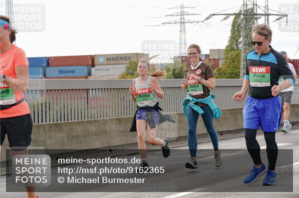 03.10.2025 - Köhlbrandbrückenlauf Michael Burmester http://msf.ph/oto/9162365 03.10.2025 16:05:10 Position 3 08, 8008, 8006, 8007 meine-sportfotos.de