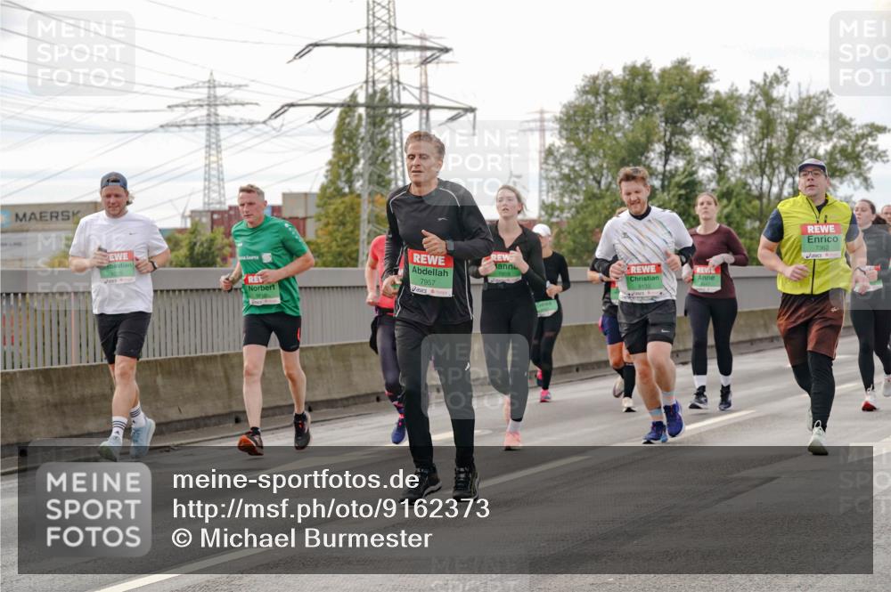03.10.2025 - Köhlbrandbrückenlauf Michael Burmester http://msf.ph/oto/9162373 03.10.2025 16:05:13 Position 3 9225, 7957, 9133, 7362 meine-sportfotos.de