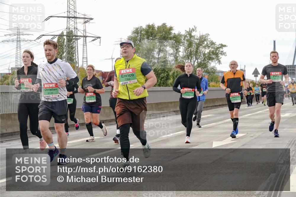 03.10.2025 - Köhlbrandbrückenlauf Michael Burmester http://msf.ph/oto/9162380 03.10.2025 16:05:15 Position 3 9133, 7362, 7446, 9239 meine-sportfotos.de