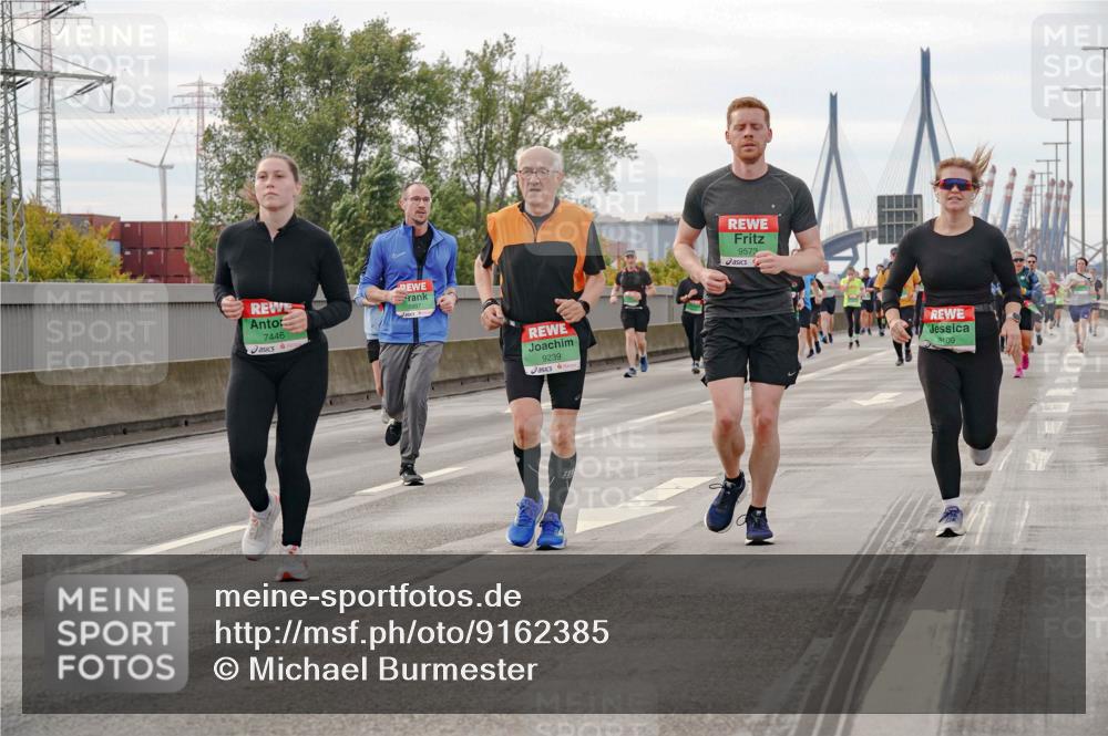 03.10.2025 - Köhlbrandbrückenlauf Michael Burmester http://msf.ph/oto/9162385 03.10.2025 16:05:16 Position 3 7446, 9239, 9573, 8109 meine-sportfotos.de