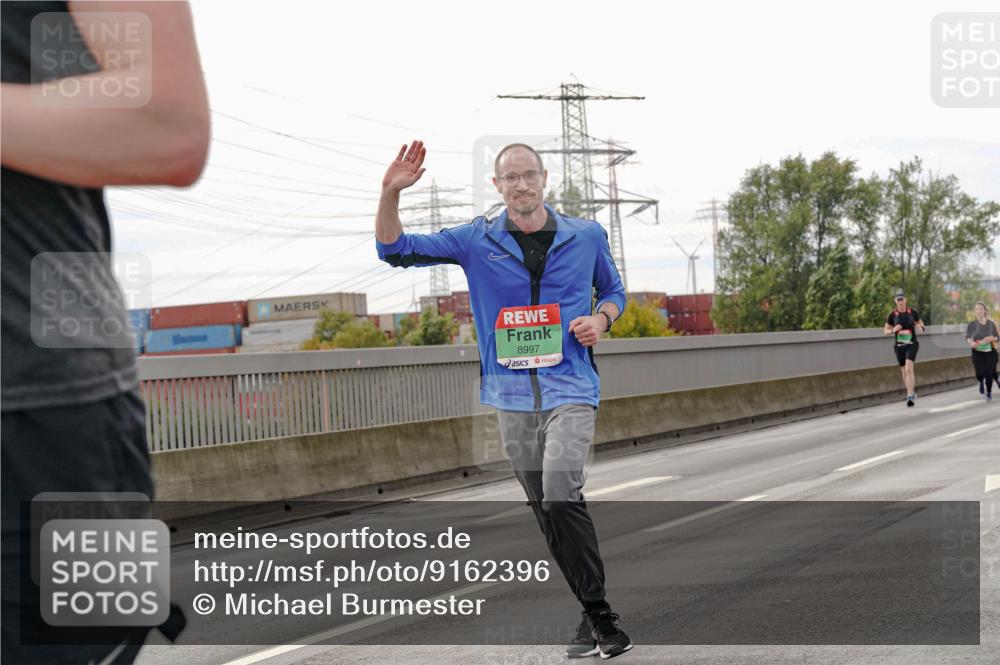 03.10.2025 - Köhlbrandbrückenlauf Michael Burmester http://msf.ph/oto/9162396 03.10.2025 16:05:21 Position 3 8997 meine-sportfotos.de