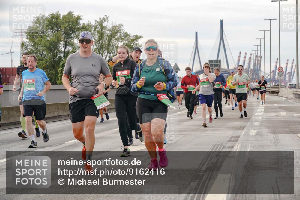 03.10.2025 - Köhlbrandbrückenlauf Michael Burmester http://msf.ph/oto/9162416 03.10.2025 16:05:29 Position 3 8964, 9734 meine-sportfotos.de