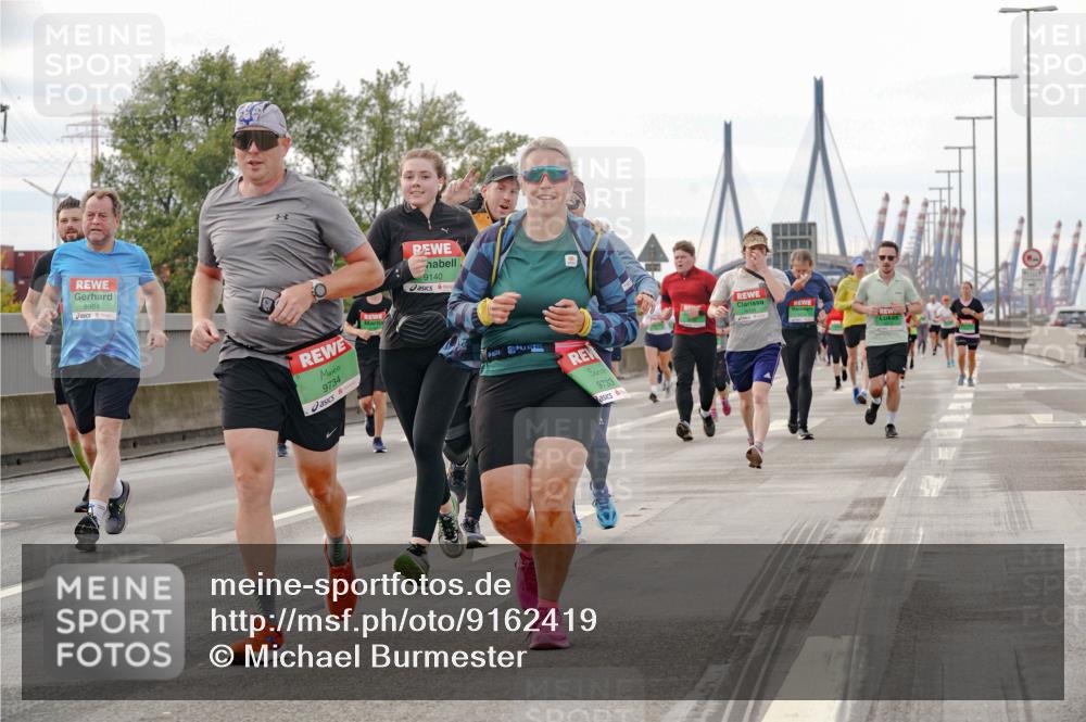 03.10.2025 - Köhlbrandbrückenlauf Michael Burmester http://msf.ph/oto/9162419 03.10.2025 16:05:29 Position 3 8964, 9734, 9140, 9733 meine-sportfotos.de