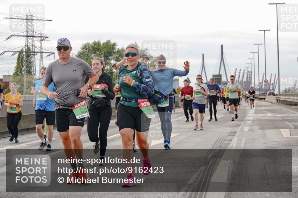03.10.2025 - Köhlbrandbrückenlauf Michael Burmester http://msf.ph/oto/9162423 03.10.2025 16:05:30 Position 3 89641, 9734, 9140, 9133 meine-sportfotos.de
